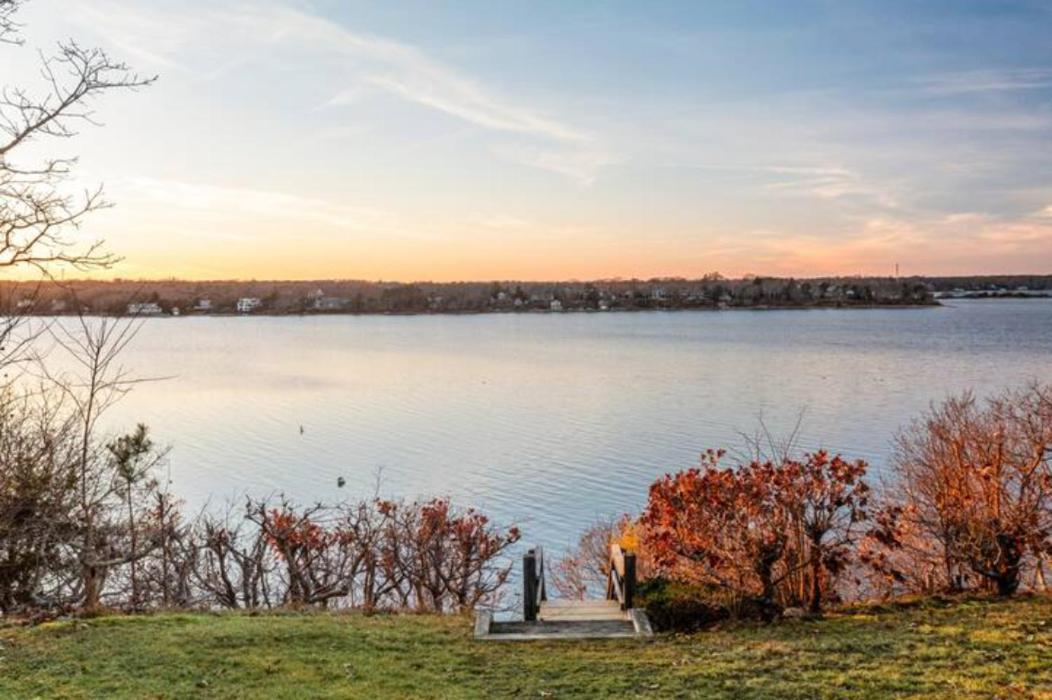 Private Beach Waterfront Oak-Bluffs Family Cottage Oak Bluffs Esterno foto